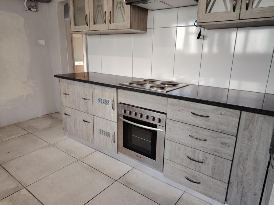 To Let 4 Bedroom Property for Rent in Vasco Estate Western Cape